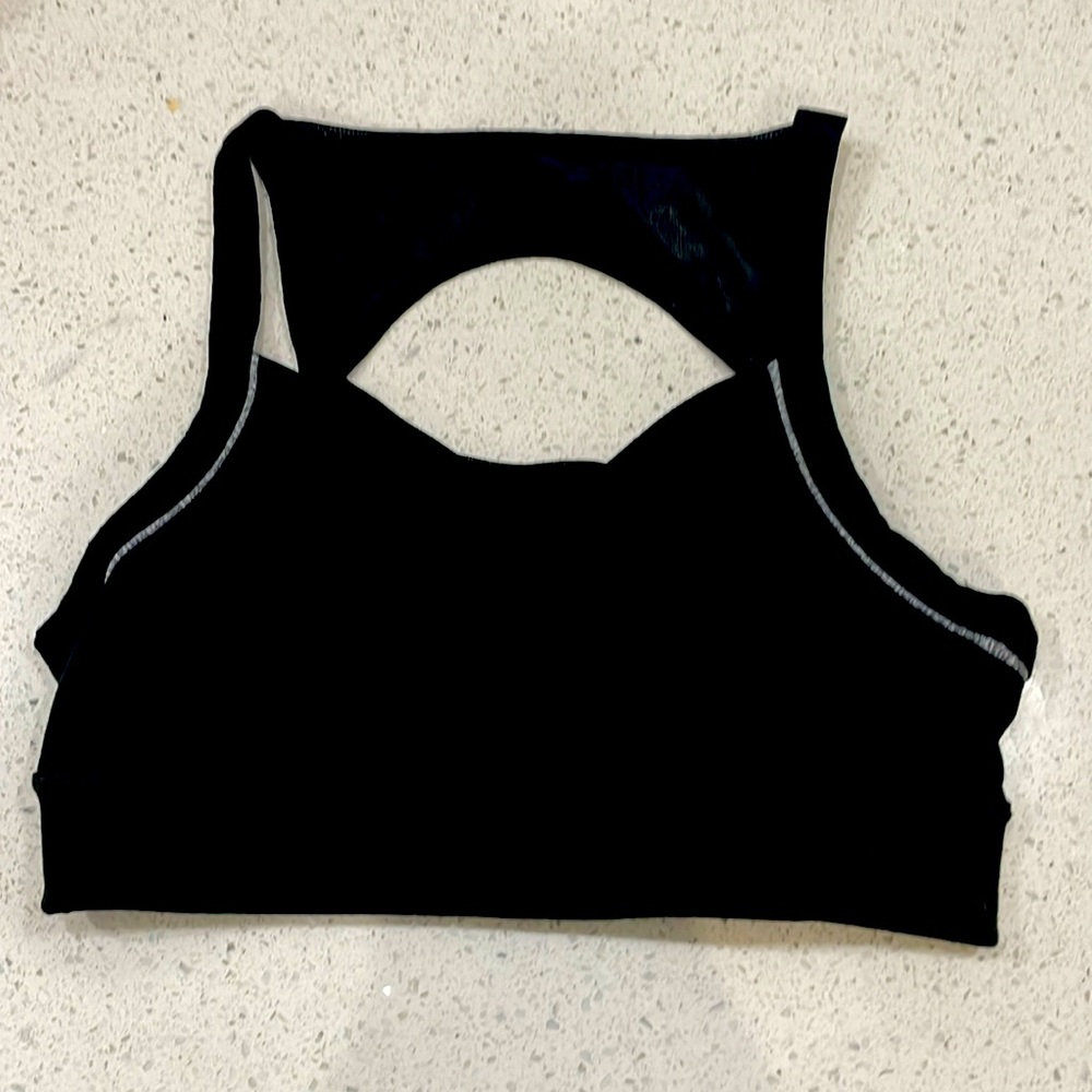 Black sport bra good condition
